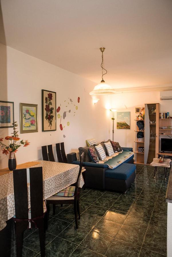 Apartment Lori Fazana Exterior photo